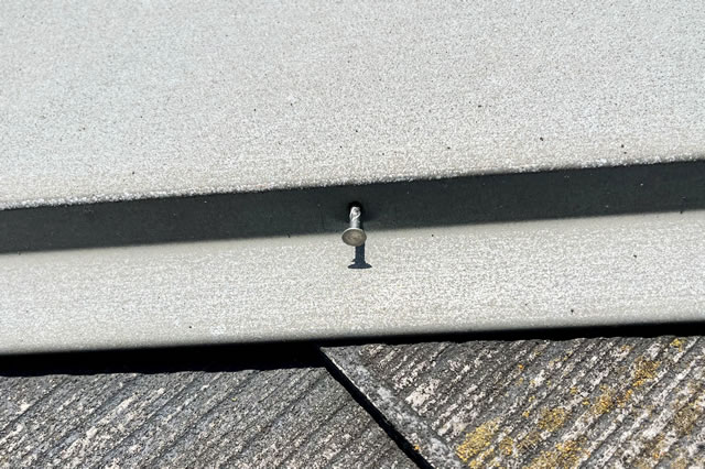 棟板金の浮き・釘抜け